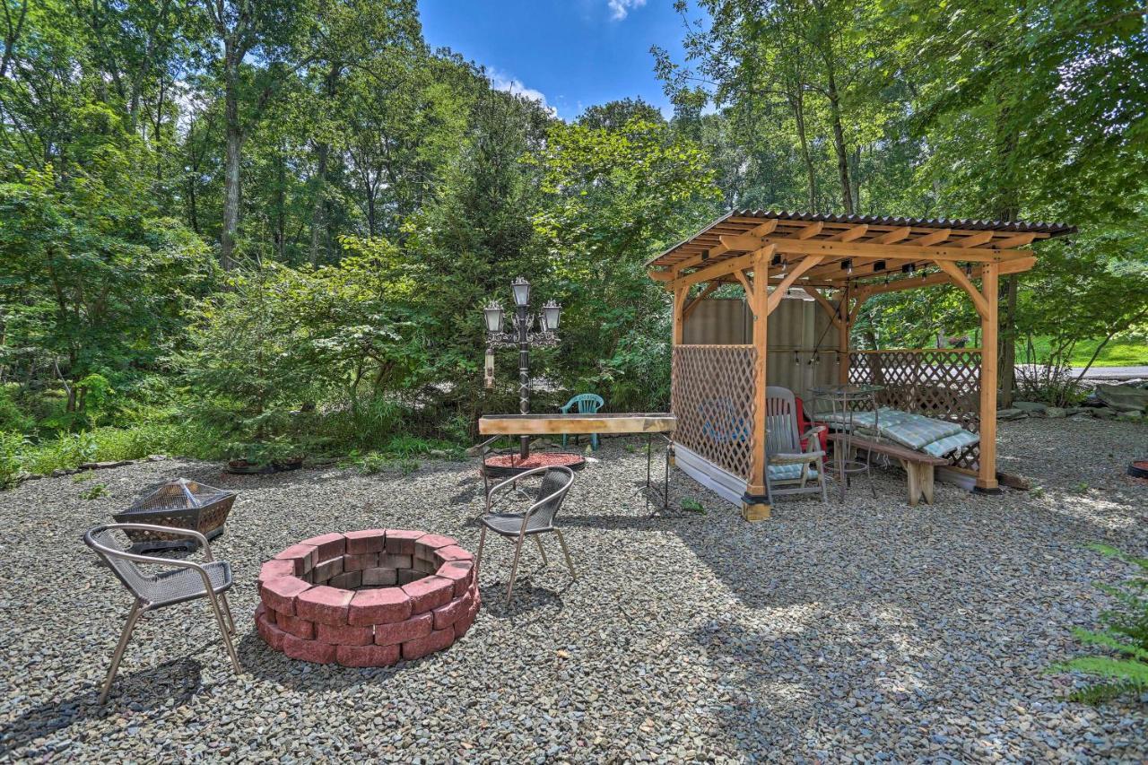 Henryville Home With Hot Tub About 5 Mi To Camelback! Exterior photo